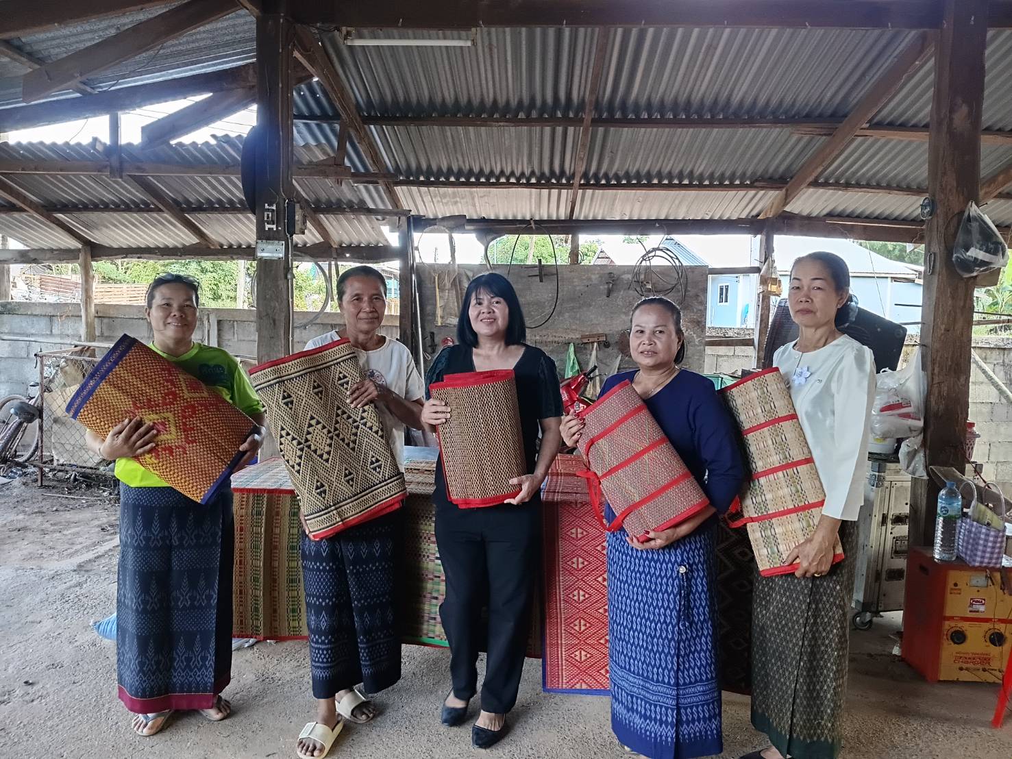 พช.กระนวน : ติดตามกลุ่มอาชีพที่จะเสนอโครงการเพื่อรับเงินทุนหมุนเวียน กองทุนพัฒนาบทบาทสตรี ในพื้นที่ตำบลห้วยยาง