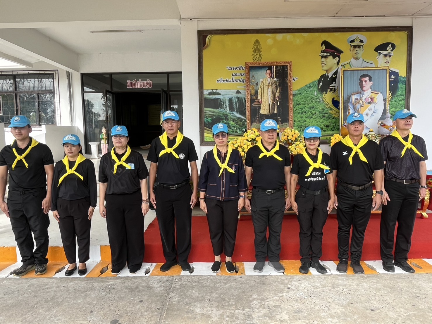 พช.กระนวน : ร่วมกิจกรรมจิตอาสาพัฒนา น้อมรำลึกเนื่องในวันคล้ายวันพระบรมราชสมภพ พระบาทสมเด็จพระบรมชนกาธิเบศร มหาภูมิพลอดุลยเดชมหาราช บรมนาถบพิตร ( รัชกาลที่ 9 )